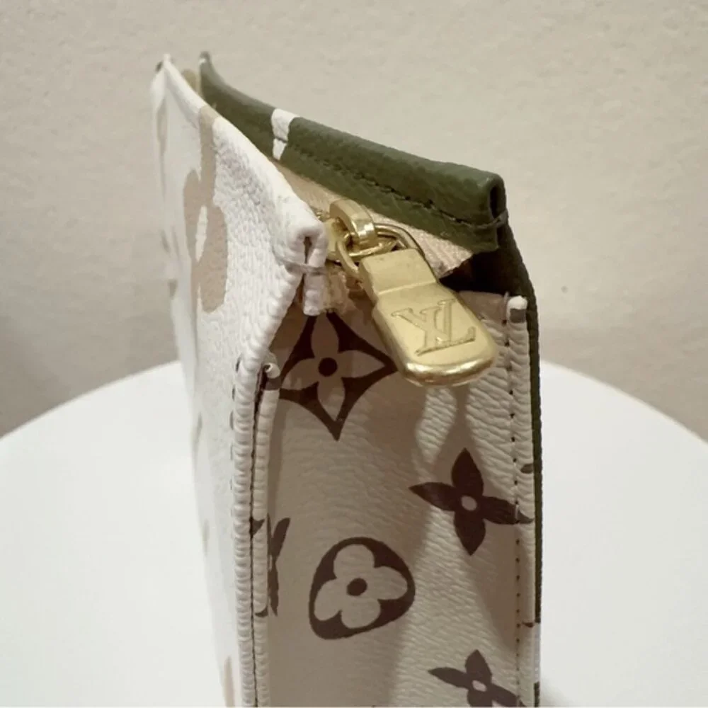 Authentic Louis Vuitton Toiletry Pouch 26 Monogram Giant Khaki Green White